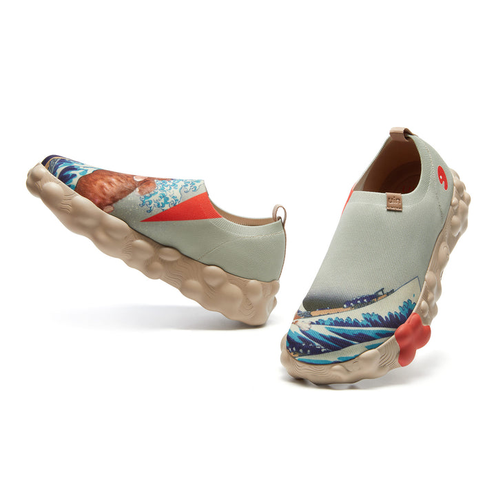 The Great Wave and the Cat 3 Women