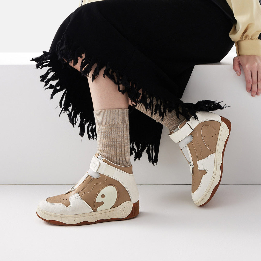 Cedar White Brown Women