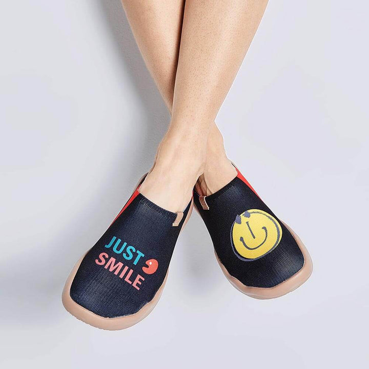 Smiley Black Knitted Women Women UIN