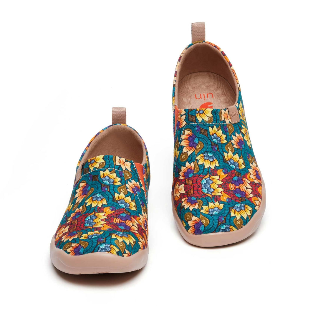 UIN Footwear Women Mirror Flower Toledo I Women Canvas loafers