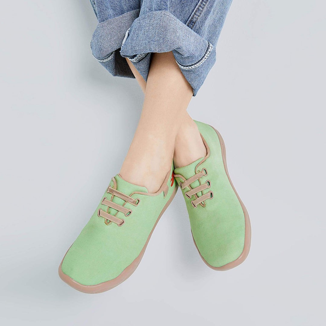 UIN Footwear Women Moguer Pastel Green Canvas loafers